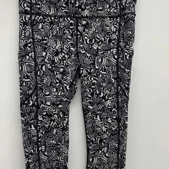 Lululemon Seawheeze 2017 Speed Tight V Leggings Black White Floral Print Size 6 - Picture 2 of 11
